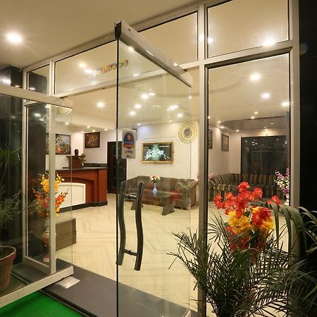 Hotel Katra Residency Esterno foto