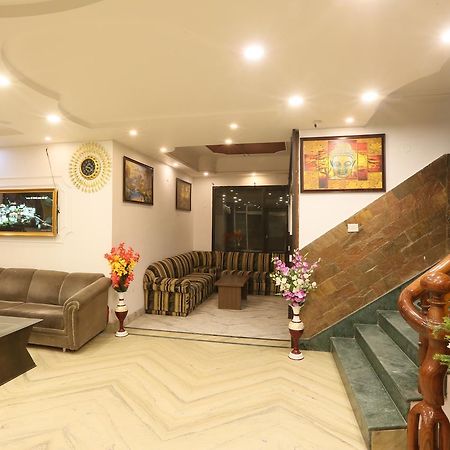 Hotel Katra Residency Esterno foto