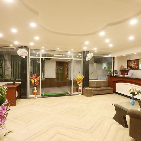 Hotel Katra Residency Esterno foto