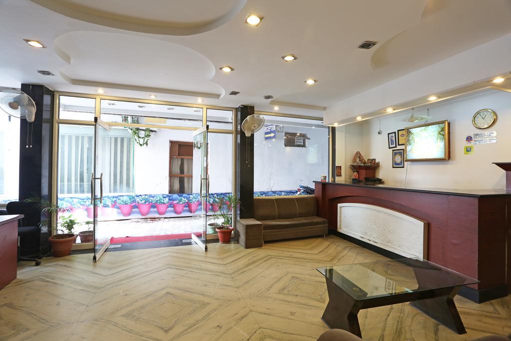 Hotel Katra Residency Esterno foto
