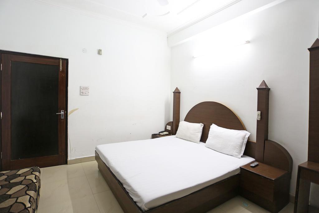 Hotel Katra Residency Esterno foto