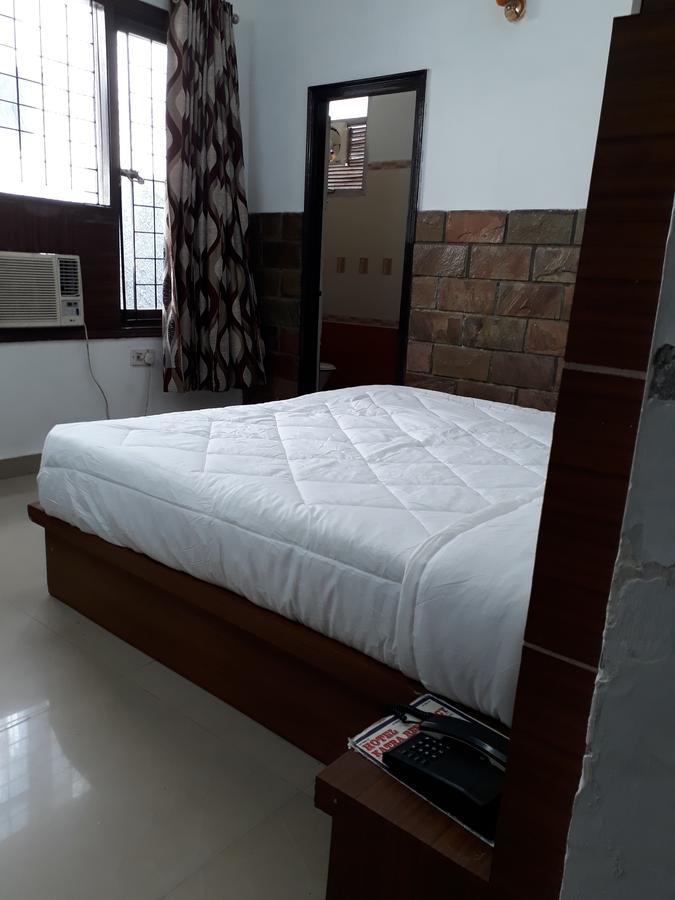 Hotel Katra Residency Esterno foto