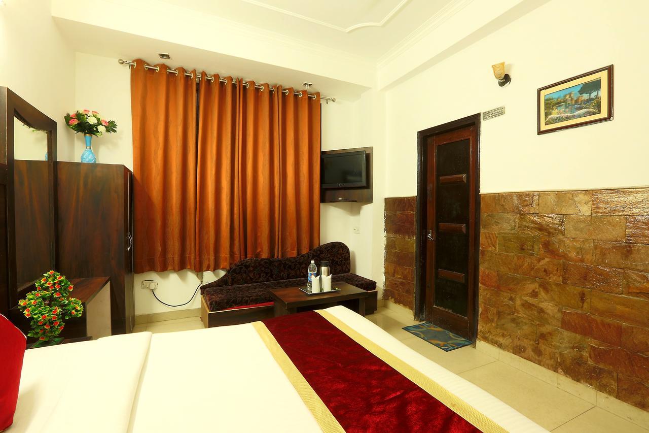 Hotel Katra Residency Esterno foto