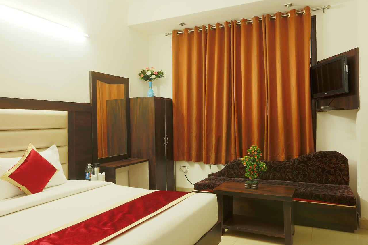 Hotel Katra Residency Esterno foto