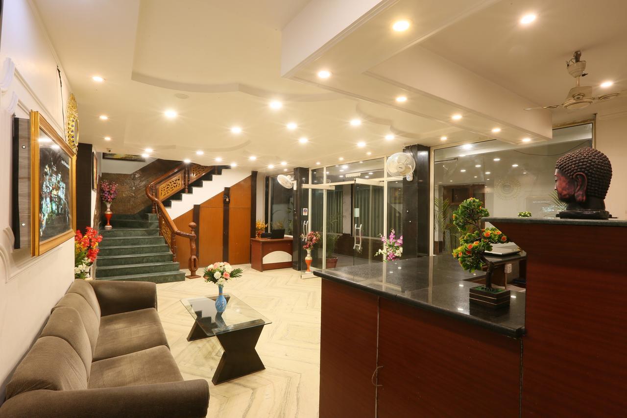 Hotel Katra Residency Esterno foto