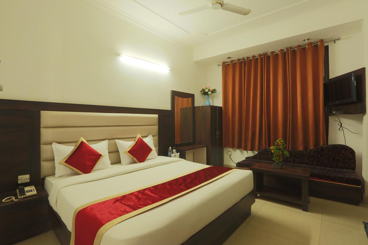 Hotel Katra Residency Esterno foto